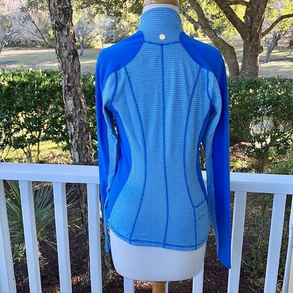 Lululemon Run:  Pique U-Turn Pullover | Beaming Blue - Picture 4 of 7